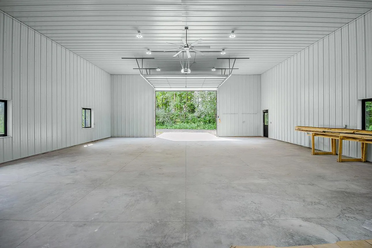 Minnesota Pole Barn Garage and Shop builder