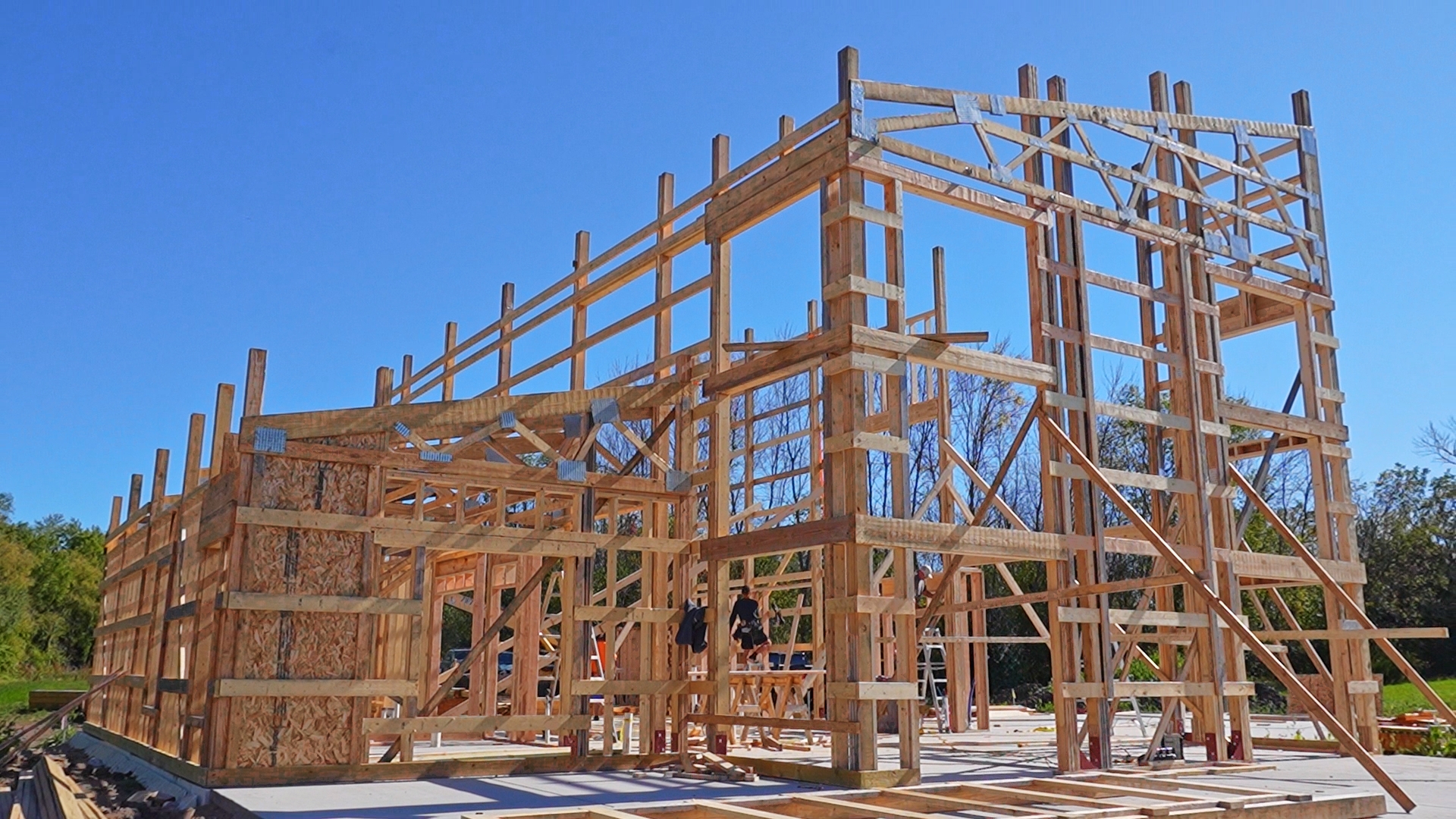 Pole building going up before a Minnesota winter