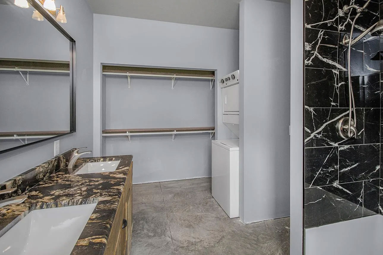 Barndominium Closet